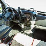 Kokpit kierowcy mercedesa sprinter 419cdi busa do Niemiec Białystok